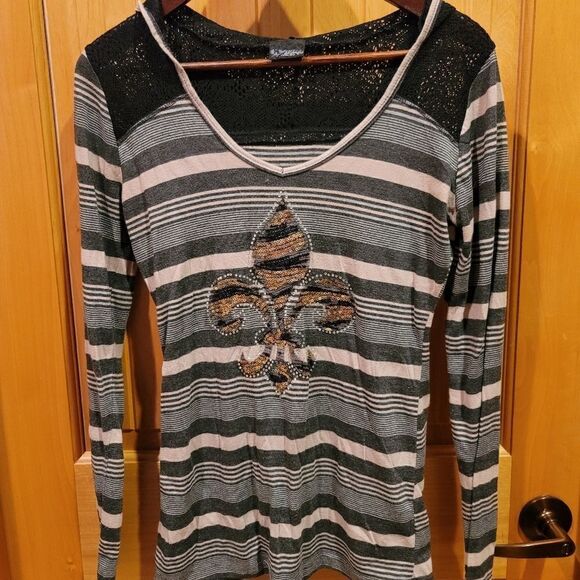 Daytrip Top w/ hood - Picture 1 of 3